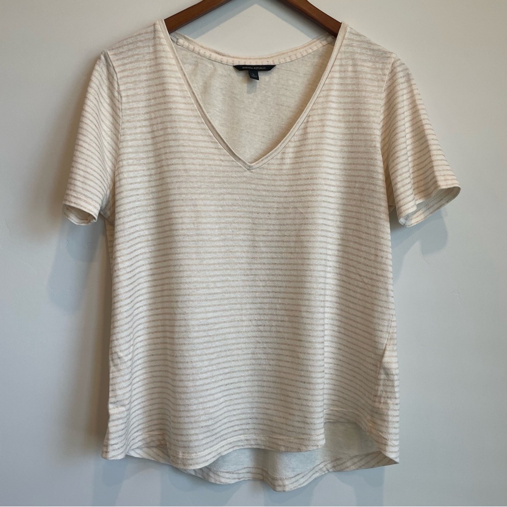 Banana Republic cream with rose gold stripe Tshirt Size: L